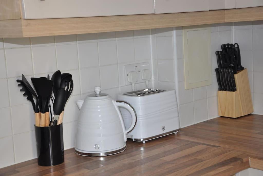 Stunning 2 Bedroom Apt Milton Keynes Kültér fotó